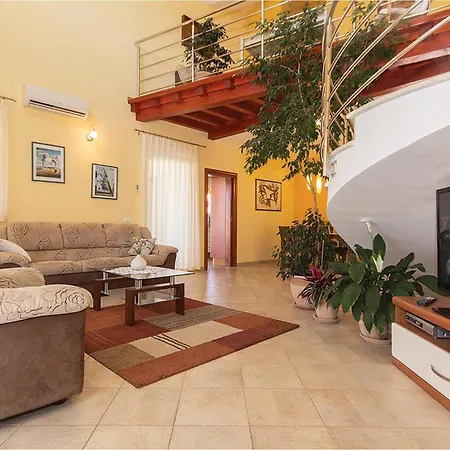 3 Bedroom Amazing In Hébergement de vacances *