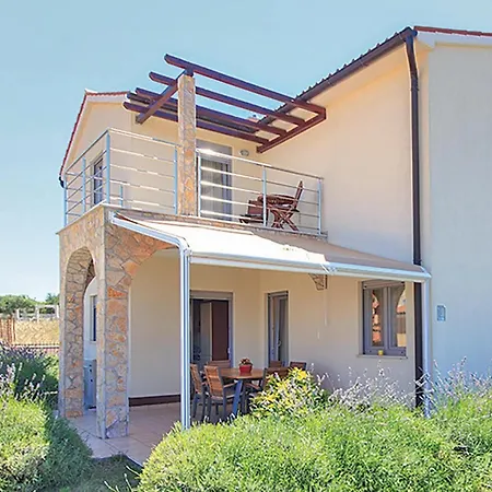 Hébergement de vacances 3 Bedroom Amazing In